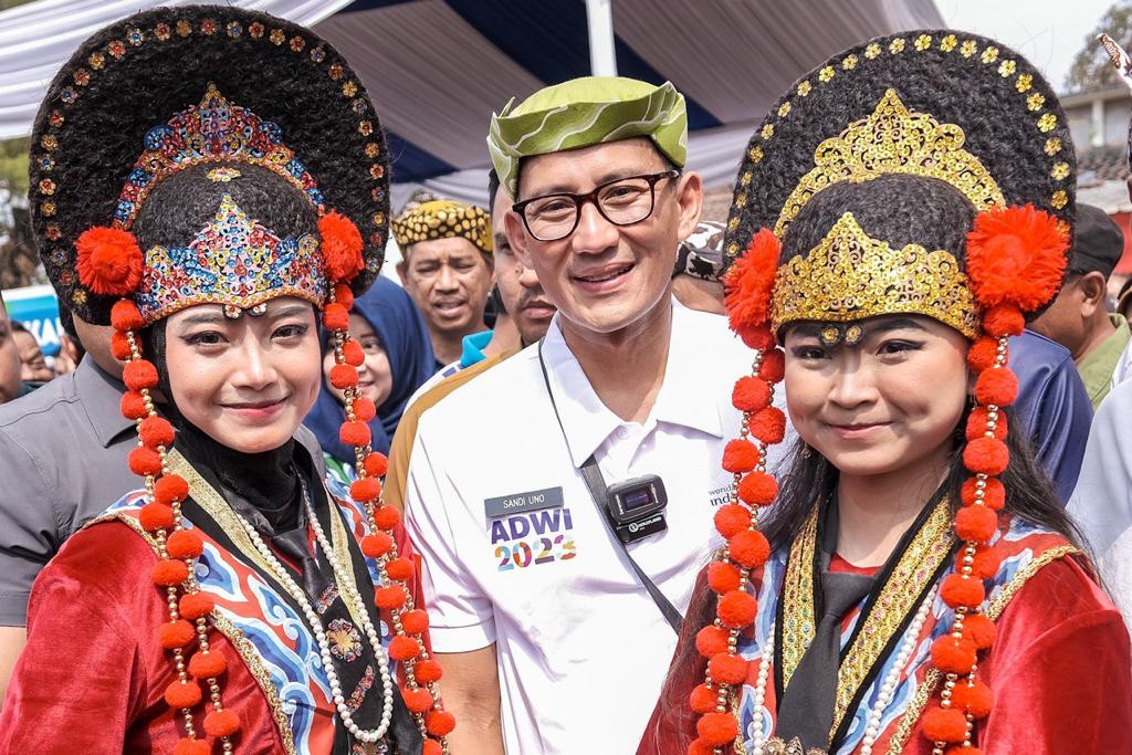 Siaran Pers Andalkan Wisata Budaya Dan Ziarah Desa Wisata Religi Astana Cirebon Jabar Tembus